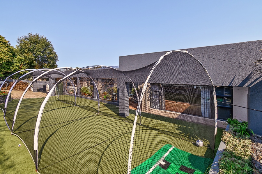 6 Bedroom Property for Sale in Kenridge Heights Western Cape